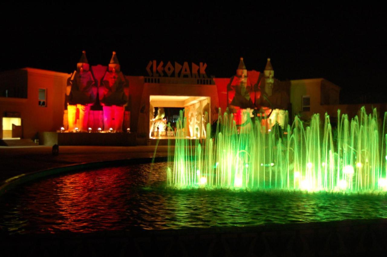 Sharm Dreams Vacation Club - Aqua Park Hotel Екстериор снимка Fountains at the entrance of the resort