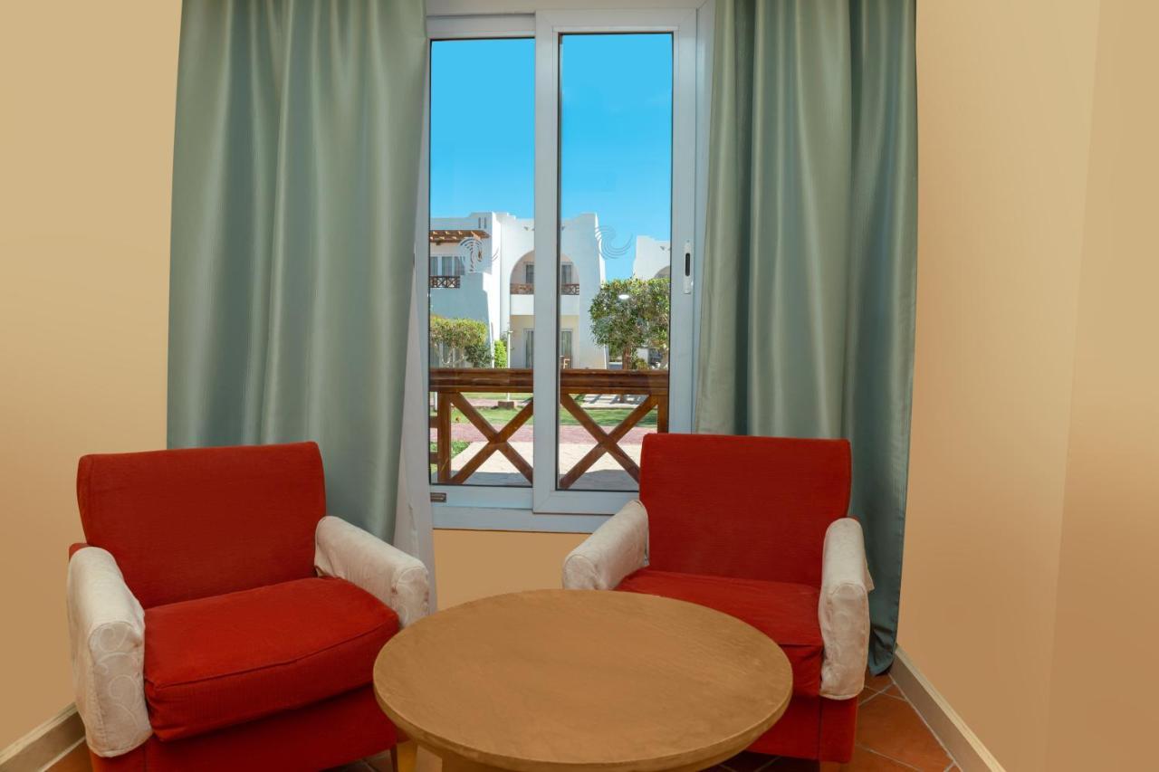 Sharm Dreams Vacation Club - Aqua Park Hotel Екстериор снимка A room at the hotel