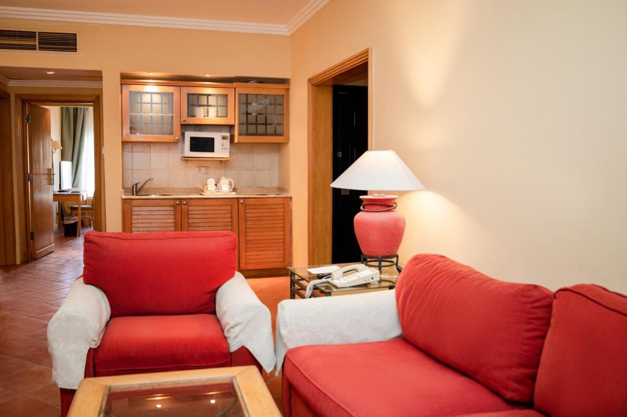 Sharm Dreams Vacation Club - Aqua Park Hotel Екстериор снимка A living room with a kitchenette