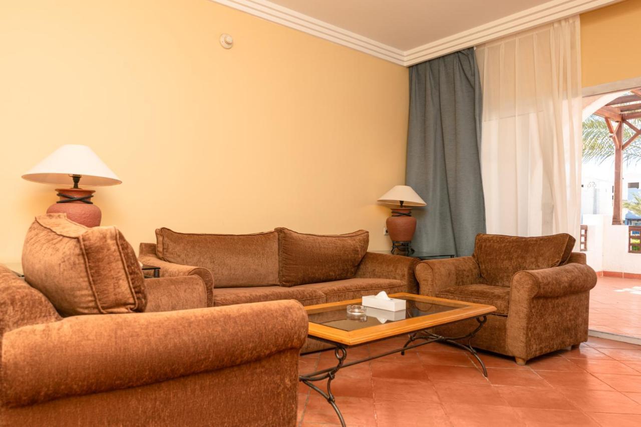 Sharm Dreams Vacation Club - Aqua Park Hotel Екстериор снимка A living room