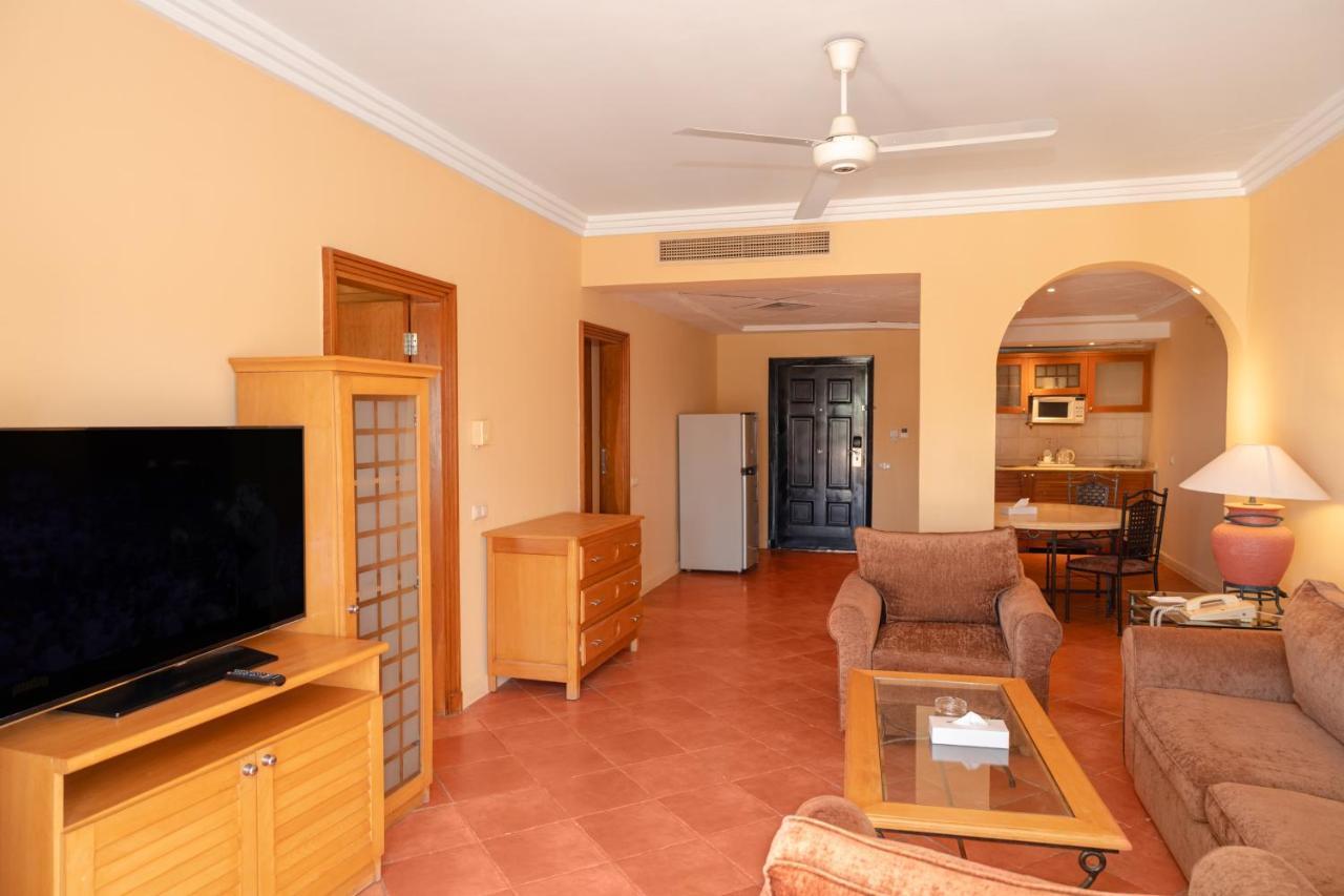 Sharm Dreams Vacation Club - Aqua Park Hotel Екстериор снимка A typical apartment